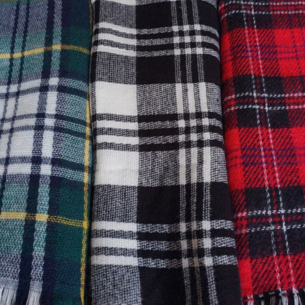 **4 Blanket scarves bundle**